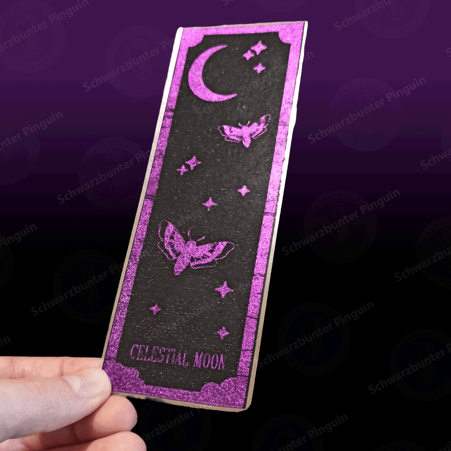 Celestial Moon Lesezeichen in schwarz mit pinker Folierung und Laminat