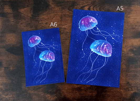 Fineart Kunstdrucke von dem Motiv "Quallen Blau-Lila" in den Größen DIN A5 und A6