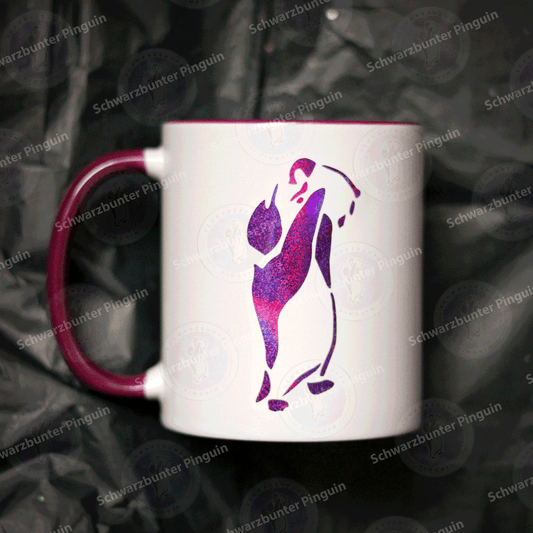 Weiße Pinguin Tasse mit Henkel und Innenseite in lila sowie mit zwei glitzernden Pinguin auf der Tasse